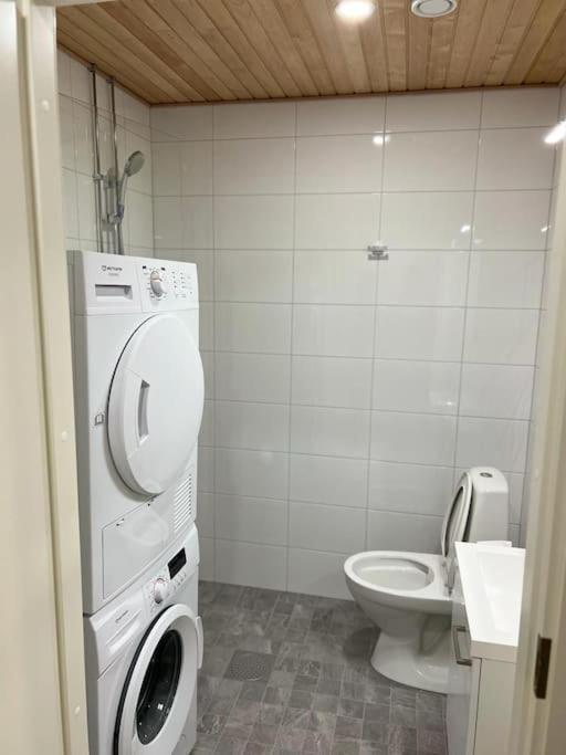 Ihana Huoneisto Juna Aseman Vieressae. Vantaa Exterior foto